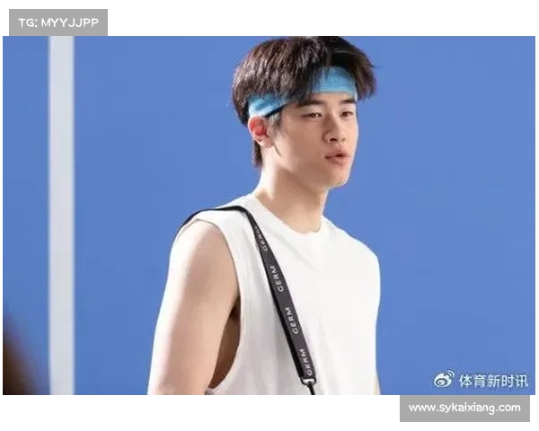 德约科维奇观战游泳世青赛 与潘展乐亲切互动引发关注